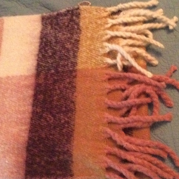 4/$15 Blanket scarf - Picture 2 of 2